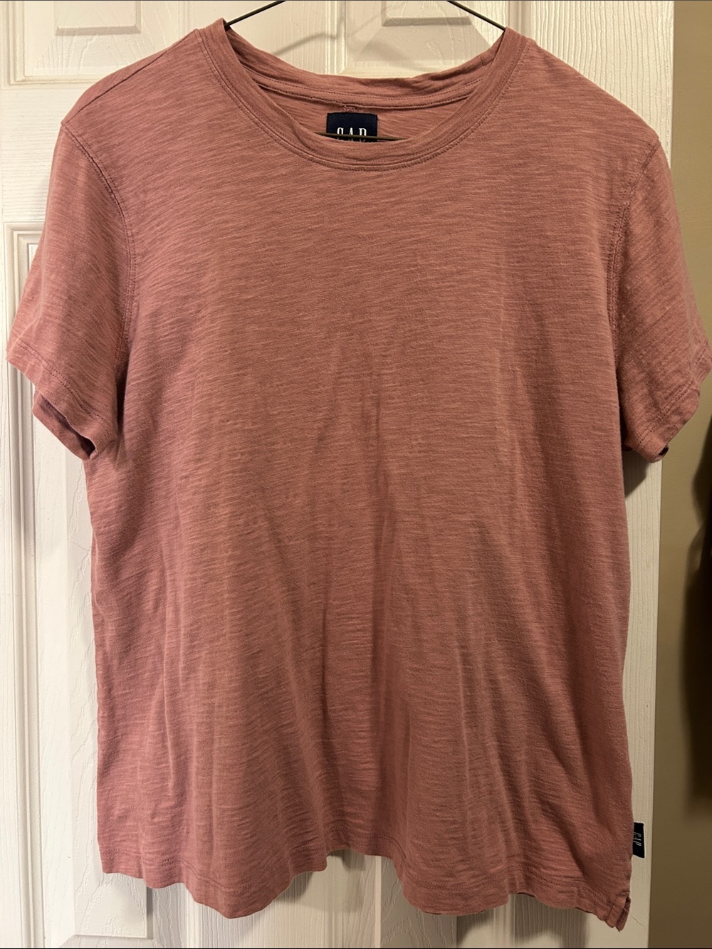 GAP women’s Crew Neck T-Shirt — Mauve Pink